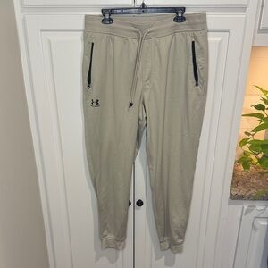 Under Armour Men's Beige Jogger Pants